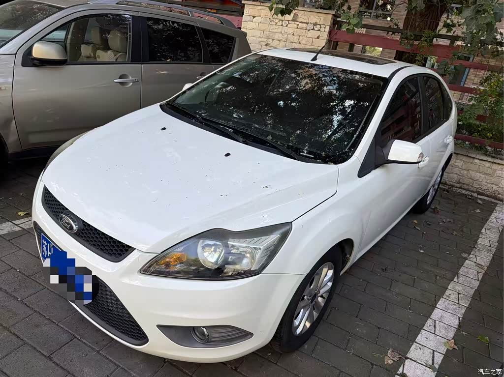 2013 Ford Focus Hatchback Classic 1.8L Auto Million Edition, фото 1, лот 11226793