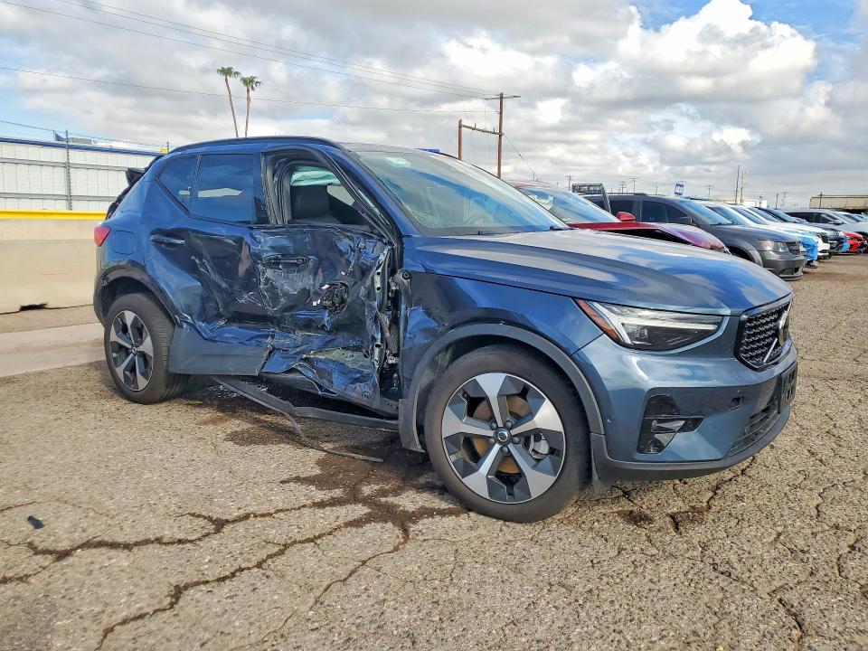 2026 VOLVO XC40 PLUS, фото 4, лот 11209822