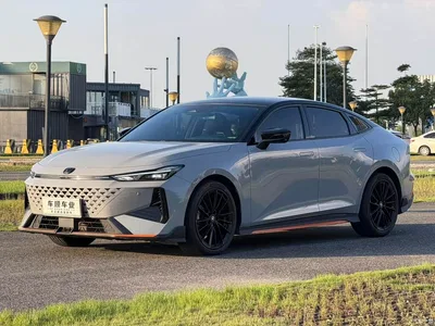 2024 Changan UNI-V 1.5T Deluxe Sport, фото 1, лот 10247042