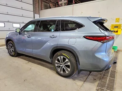 2022 TOYOTA HIGHLANDER XLE, фото 2, лот 10537694