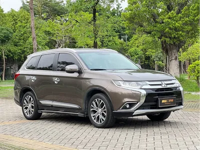 2016 Mitsubishi Outlander 2.4L 4WD Luxury Edition 7-seater, фото 3, лот 10339420