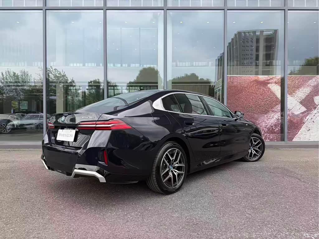 2024 BMW i5 eDrive 35L M Sport Package, фото 4, лот 11230832