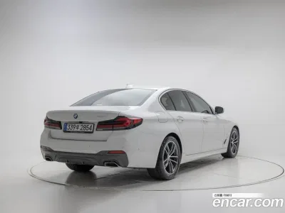 2021 BMW 5-Series 520i M Sport, фото 1, лот 10078443