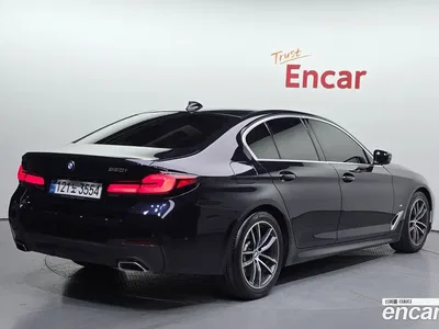 2022 BMW 5-Series 520i M Sport, фото 2, лот 10076193