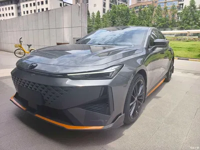 2024 Changan UNI-V 1.5T Premium, фото 1, лот 10251541