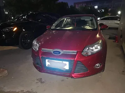2012 Ford Focus Hatchback 1.6L Automatic Trend, фото 2, лот 11386902