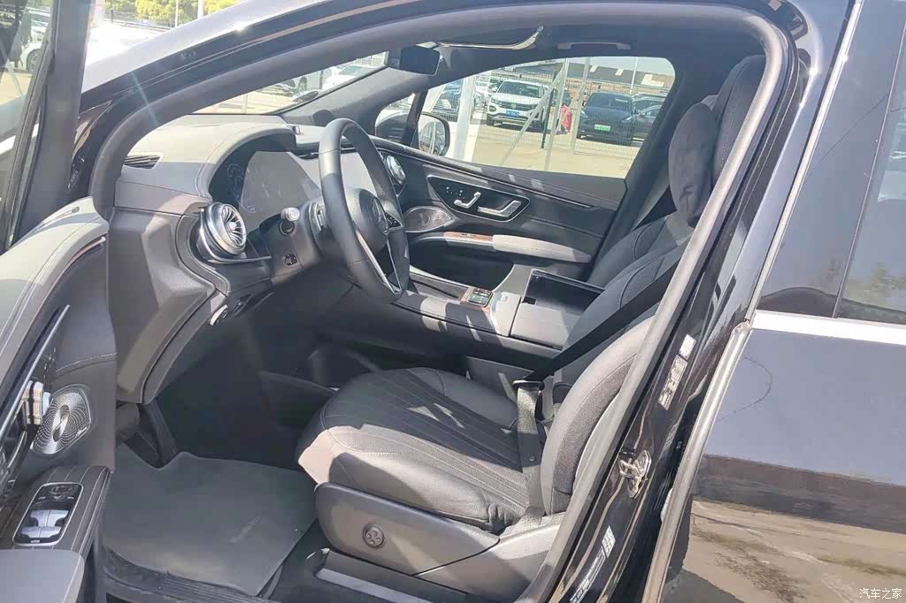 2025 Mercedes-Benz EQS SUV Model 500 4MATIC, фото 2, лот 11220225