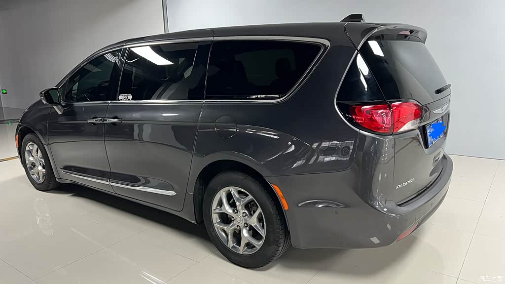 2017 Chrysler Grand Voyager (Import) 3.6L Premium Edition, фото 3, лот 11023469