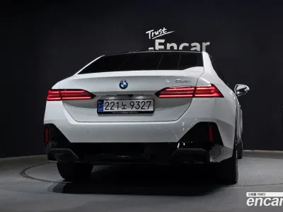 2024 BMW 5-Series 520i M Sport, фото 4, лот 10132224
