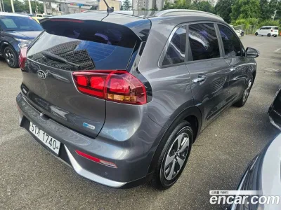 2018 Kia Niro Luxury, фото 2, лот 10079984