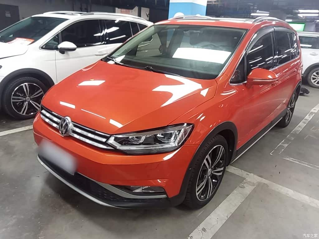 2018 Volkswagen Touran L 280TSI DSG Frontier Luxury Edition 6-Seater China V, фото 1, лот 11181370