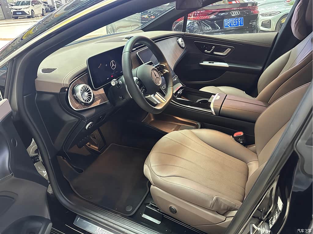 2025 Mercedes-Benz EQE 500 4MATIC Pioneer, фото 4, лот 11135727