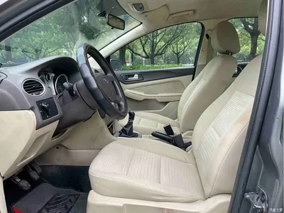 2013 Ford Focus Sedan Classic 1.8L Manual Base, фото 4, лот 11570657