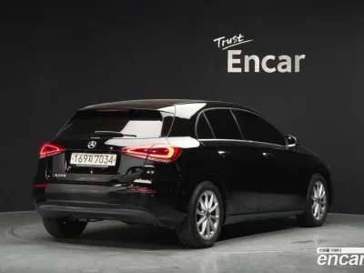 2019 Mercedes-Benz A-Class A220 Hatchback, фото 1, лот 10039327