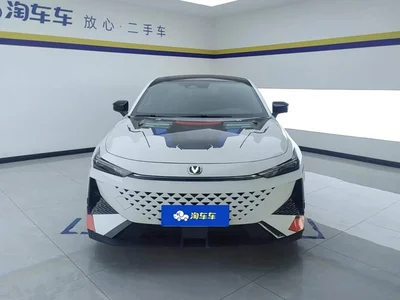 2024 Changan UNI-V 1.5T Deluxe, фото 2, лот 11302173