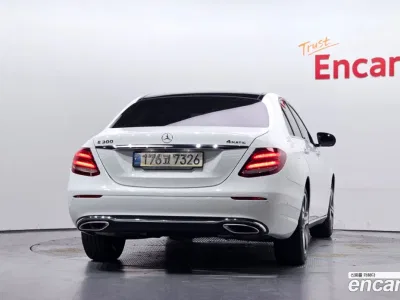 2017 Mercedes-Benz E-Class E300 4MATIC Avnatgarde, фото 3, лот 10046162