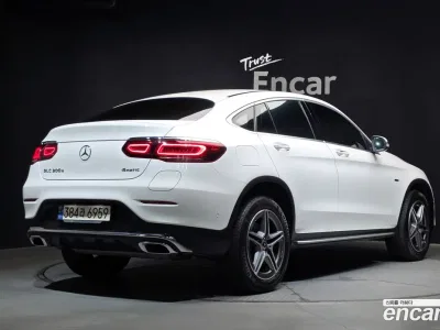 2021 Mercedes-Benz GLC-Class GLC300e 4MATIC Coupe, фото 2, лот 10209810