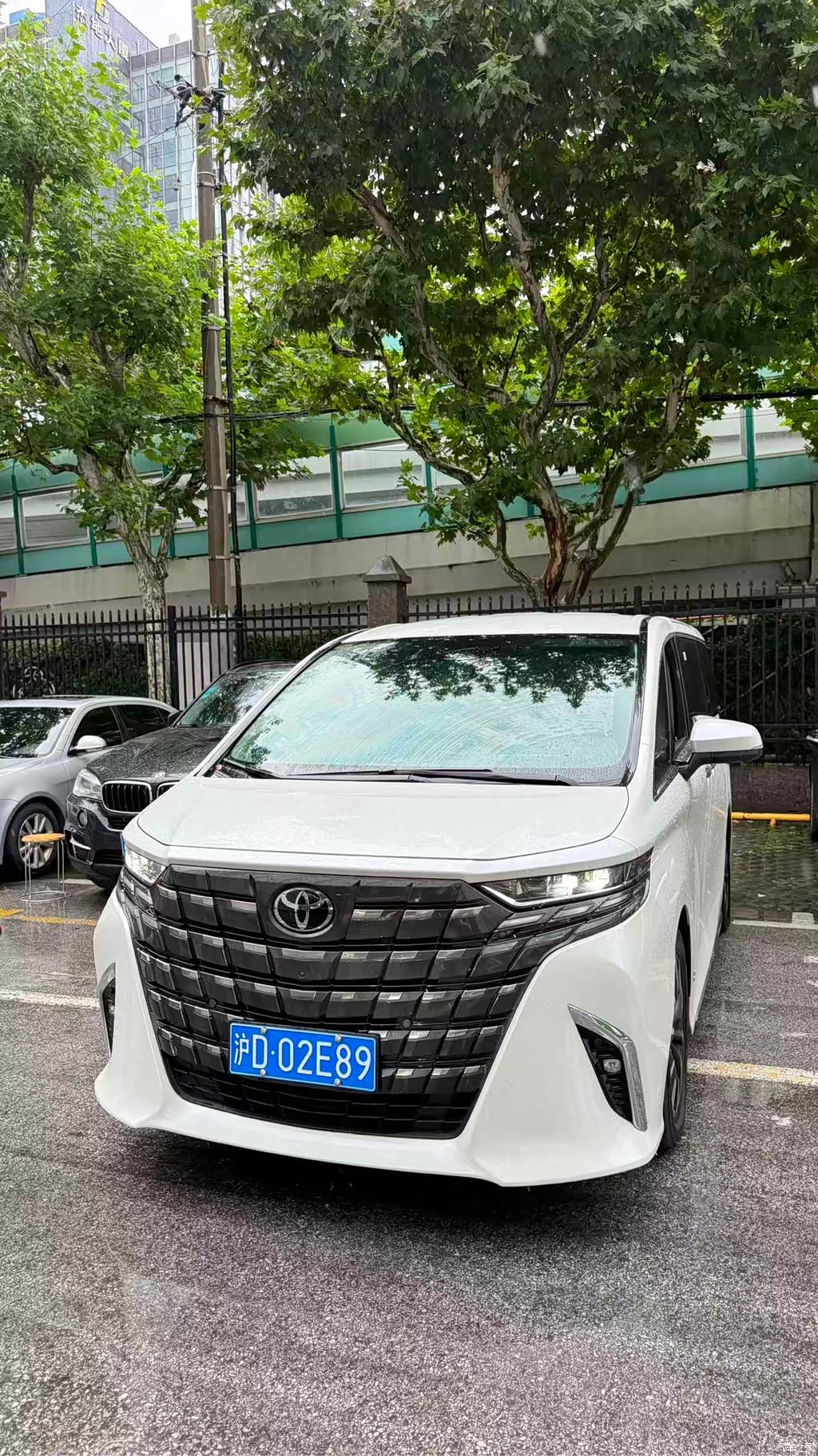 2023 Toyota Alphard Dual Hybrid 2.5L Ultimate Gold Edition, фото 1, лот 11223828