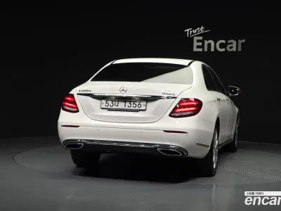 2017 Mercedes-Benz E-Class E220d 4MATIC Exclusive, фото 4, лот 10210135