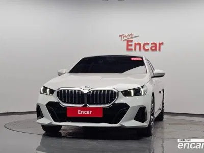 2024 BMW 5-Series 530i xDrive M Sport, фото 2, лот 10132188