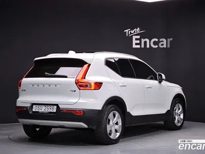2019 Volvo XC40 T4 Momentum, фото 2, лот 10116343