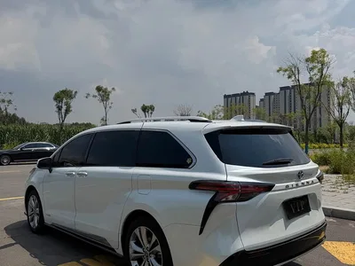 2023 Toyota Sienna 2.5L Hybrid Platinum Edition, фото 4, лот 10324047
