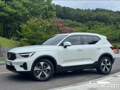 2024 Volvo XC40 B4 Ultimate Bright, фото 3, лот 10115828