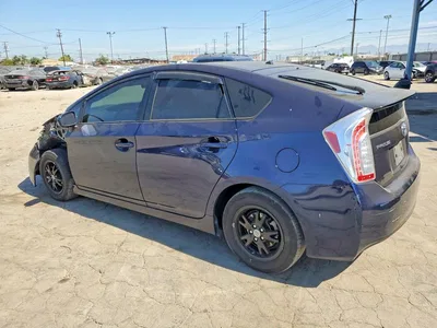 2015 TOYOTA PRIUS TWO, фото 2, лот 10527389