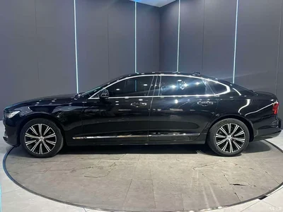 2022 Volvo S90 B5 Momentum Luxury Edition, фото 4, лот 10394832