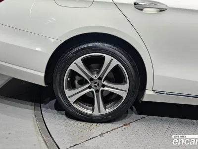 2019 Mercedes-Benz E-Class E220d Avantgarde, фото 4, лот 10047853