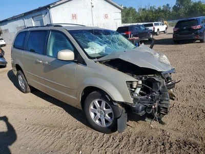 2010 CHRYSLER TOWN & COUNTRY TOURING, фото 4, лот 10886045