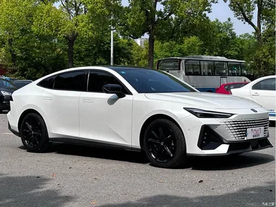 2022 Changan UNI-V 1.5T Premium Model, фото 3, лот 10252349