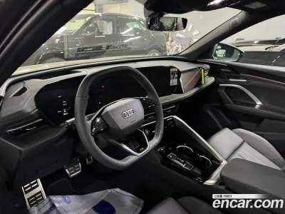 2025 Audi Q5 40 TDI Quattro S Line Black Edition, фото 4, лот 10104565