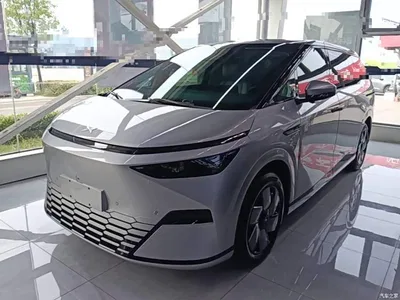 2024 XPeng X9 702 Ultra Long Range Max, фото 1, лот 11187903