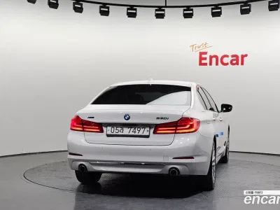 2018 BMW 5-Series 530i xDrive Luxury Plus, фото 4, лот 10077371