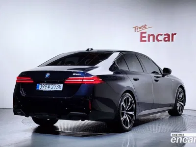 2025 BMW 5-Series 530i xDrive M Sport, фото 2, лот 10203823