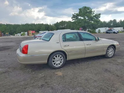 2011 LINCOLN TOWN CAR SIGNATURE LIMITED, фото 3, лот 10874929