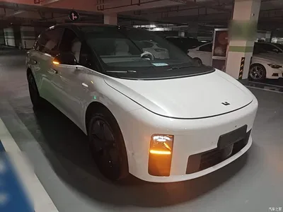 2025 Li Auto i6 2WD Base Model, фото 4, лот 10774604