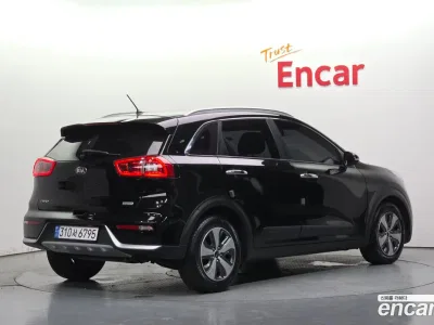 2018 Kia Niro Prestige, фото 2, лот 10209907