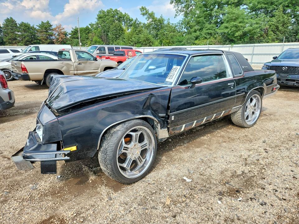 1985 OLDSMOBILE CUTLASS SUPREME BROUGHAM, фото 1, лот 10883662