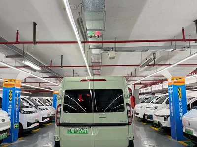 2024 Yuan Cheng Farizon Super VAN Smart Wealth Edition Short Wheelbase Medium Roof 68kWh, фото 4, лот 11644535