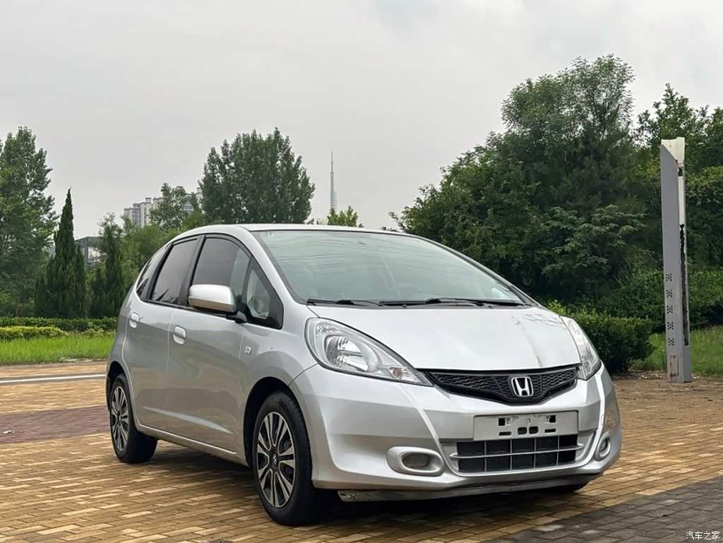 2011 Honda Fit 1.3L Automatic Comfort, фото 3, лот 11219734