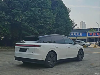 2025 Li Auto i6 2WD Base Model, фото 4, лот 10446199