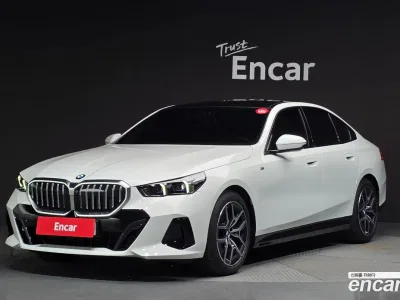 2025 BMW 5-Series 520i M Sport, фото 1, лот 10107374