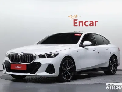 2025 BMW 5-Series 530i xDrive M Sport, фото 1, лот 10110708