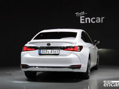 2026 Lexus ES 300h Executive, фото 4, лот 10525840
