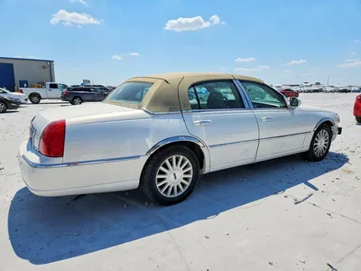 2003 LINCOLN TOWN CAR SIGNATURE, фото 3, лот 10978412
