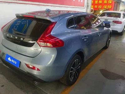 2018 Volvo V40 T3 Momentum Edition, фото 3, лот 10364102