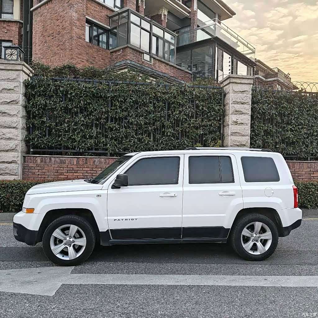 2014 Jeep Patriot 2.4L Luxury Navigation, фото 4, лот 10427630