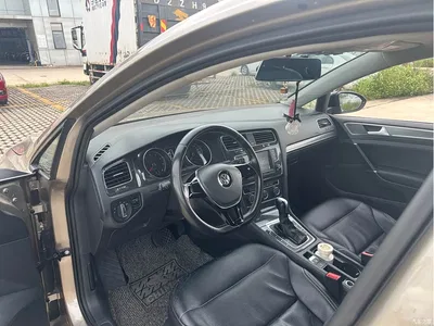 2017 Volkswagen Golf 1.6L Auto Comfort Millionth Edition, фото 4, лот 10449922